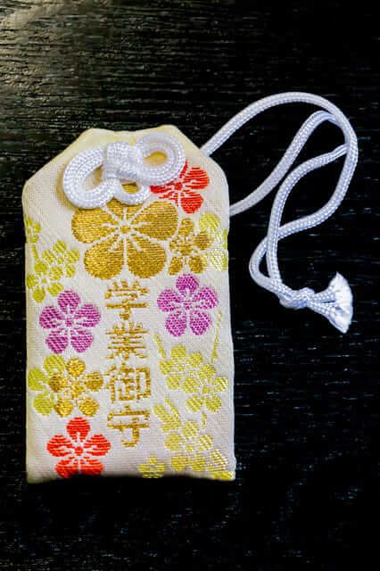 15 Loai Bua May Man Omamori Cua Nguoi Nhat Y Nghia